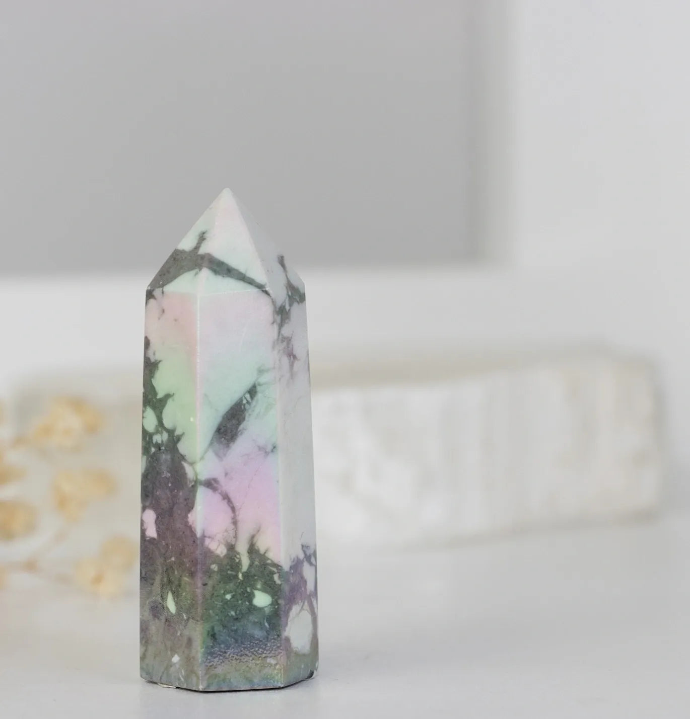 Howlite Aura Tower