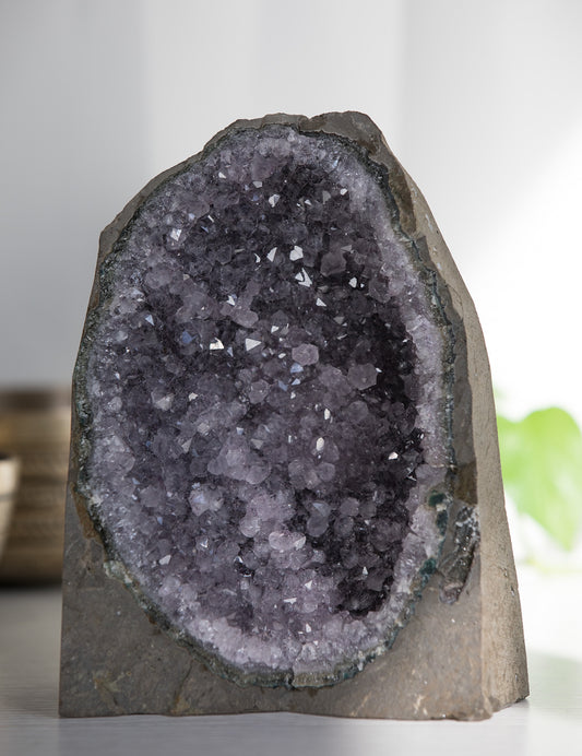 Gorgeous Amethyst Cave 3.2kg